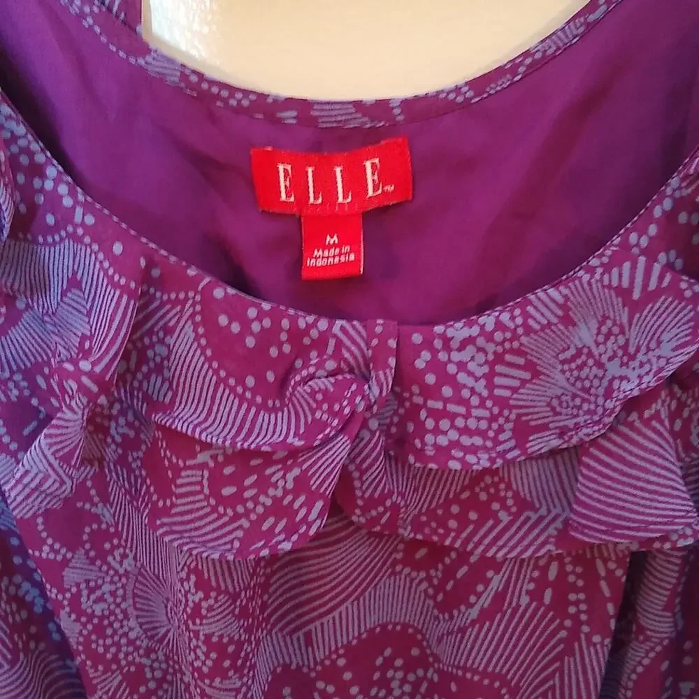 Ellie women's size medium purple paisley sleeveless dress. Classy.
